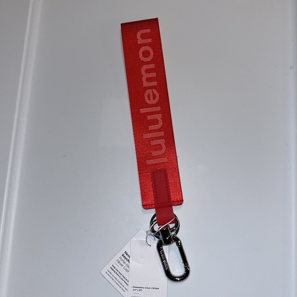 NWT Never lost Lululemon Keychain bag clip SOLD SEPARATELY Keep your keys close - Picture 4 of 15